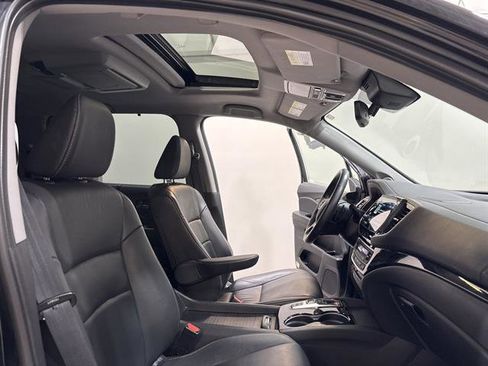 Used 2019 Honda Pilot Touring image 22