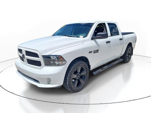 Used 2018 RAM 1500 Express w/ Express Value Package RWD image 3