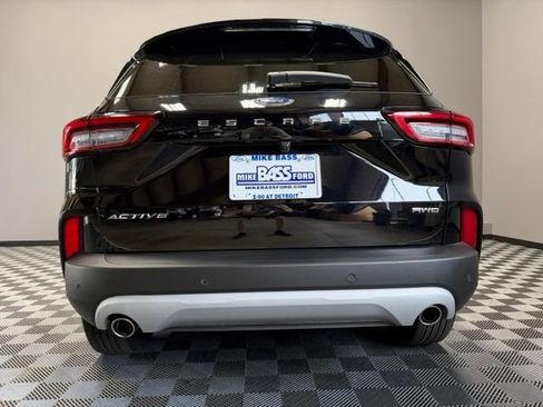 Used 2023 Ford Escape Active w/ Tech Pack #1 AWD/4WD image 10