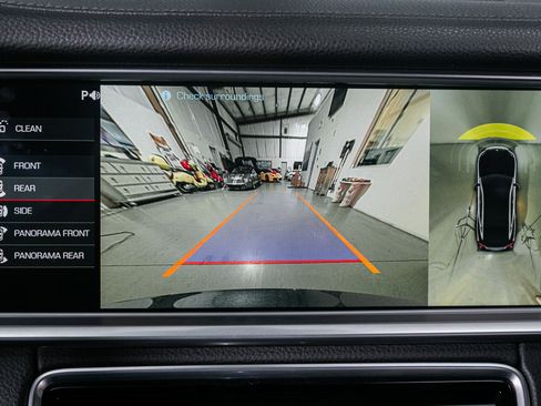 Used 2018 Porsche Panamera 4 image 16