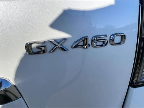 Used 2020 Lexus GX 460 Luxury w/ Off Road Package image 10