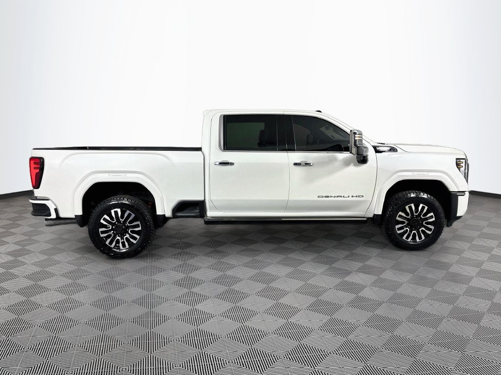 Used 2024 GMC Sierra 2500 Denali Ultimate AWD/4WD image 8