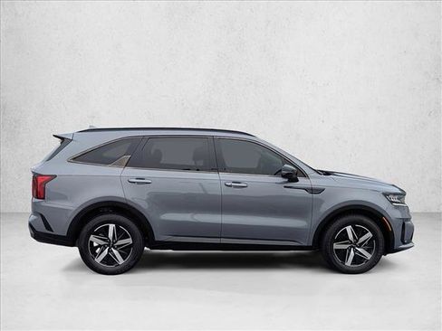 Used 2022 Kia Sorento S FWD image 4