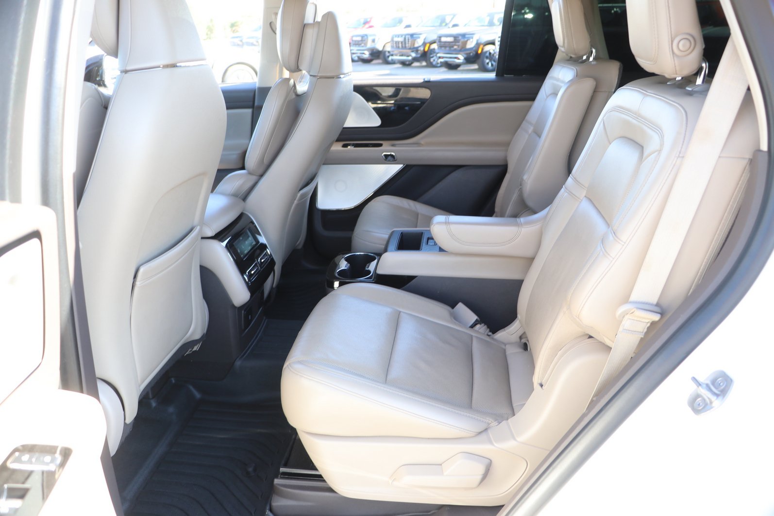 Used 2020 Lincoln Aviator Reserve w/ Equipment Group 202A AWD/4WD image 29