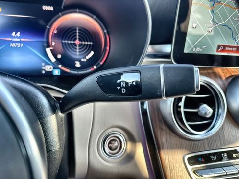 Used 2022 Mercedes-Benz GLC 300 4MATIC image 16