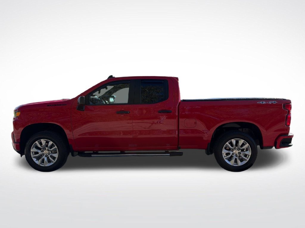 Used 2022 Chevrolet Silverado 1500 Custom w/ LPO, Dark Essentials Package AWD/4WD image 2