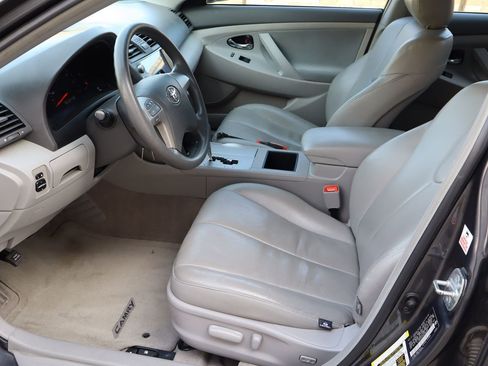 Used 2009 Toyota Camry LE FWD image 14