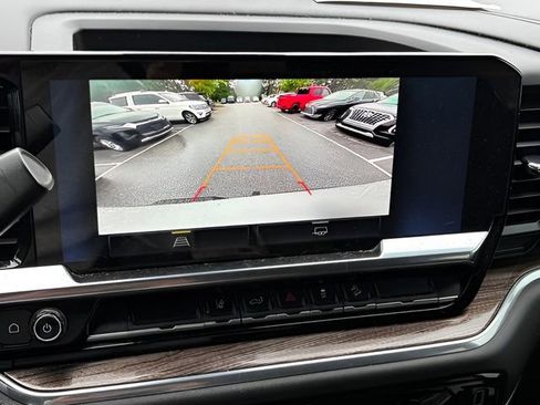 Used 2024 Chevrolet Silverado 2500 LT w/ Convenience Package image 13