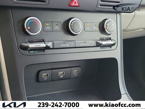 Used 2024 Kia Carnival LX FWD image 28