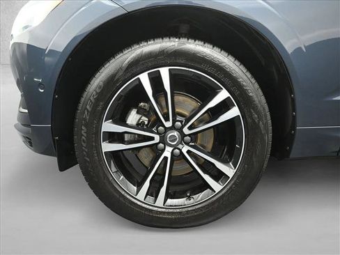 Used 2018 Volvo XC60 T5 Momentum w/ Convenience Package image 30