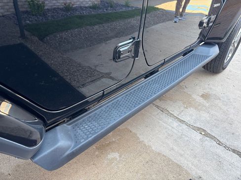 Used 2021 Jeep Wrangler Unlimited Sahara w/ Uconnect 4C Nav & Sound Group image 8