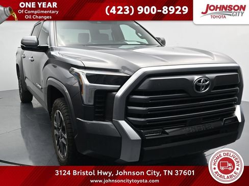 Used 2025 Toyota Tundra Limited AWD/4WD image 1