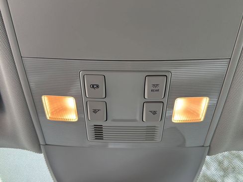 Certified 2025 Volkswagen Taos S w/ Taos MDO Package image 17