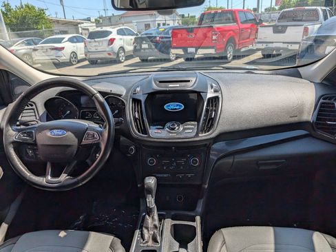 Used 2017 Ford Escape Titanium image 14