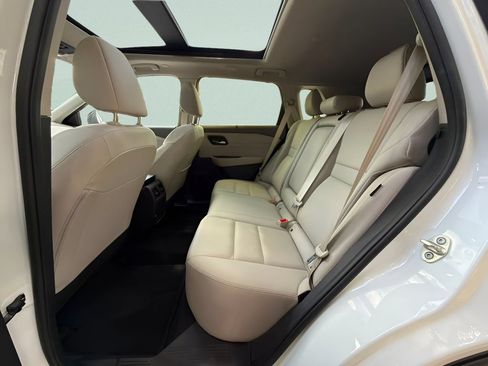 Used 2024 Nissan Rogue SL w/ SL Premium Package FWD image 21