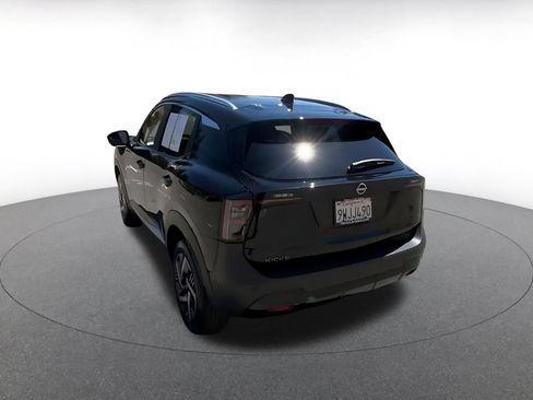 Used 2026 Nissan Kicks SV FWD image 9