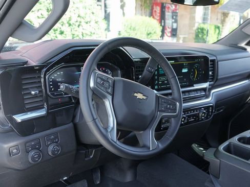 Used 2025 Chevrolet Silverado 3500 LT w/ Convenience Package image 17