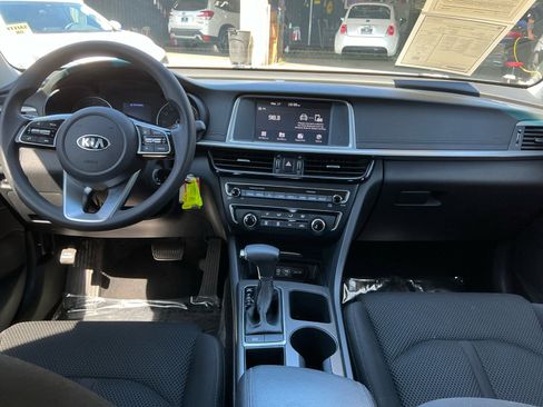 Used 2020 Kia Optima LX FWD image 15