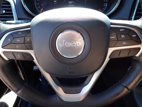 Used 2020 Jeep Grand Cherokee Altitude AWD/4WD image 18
