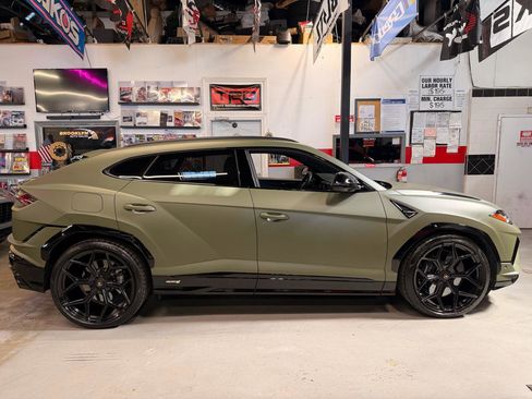Used 2024 Lamborghini Urus S image 4