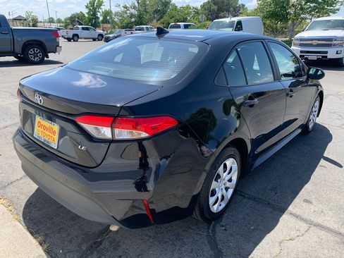 Used 2024 Toyota Corolla LE FWD image 5