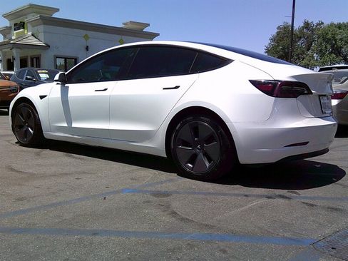 Used 2021 Tesla Model 3 Standard Range Plus RWD image 5