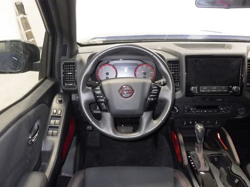 Used 2022 Nissan Frontier PRO-4X AWD/4WD image 9