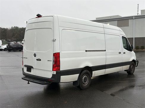 Used 2021 Mercedes-Benz Sprinter 2500 image 6