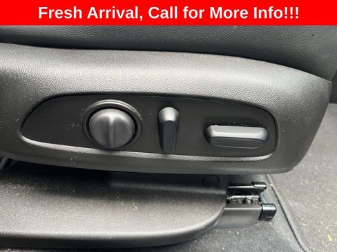 Used 2021 GMC Acadia SLT w/ Preferred Package FWD image 8