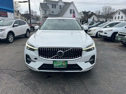 Used 2023 Volvo XC60 B5 Plus AWD/4WD image 3