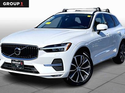 Used 2022 Volvo XC60 B5 Momentum w/ Climate Package