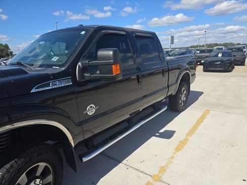 Used 2014 Ford F350 Lariat image 2