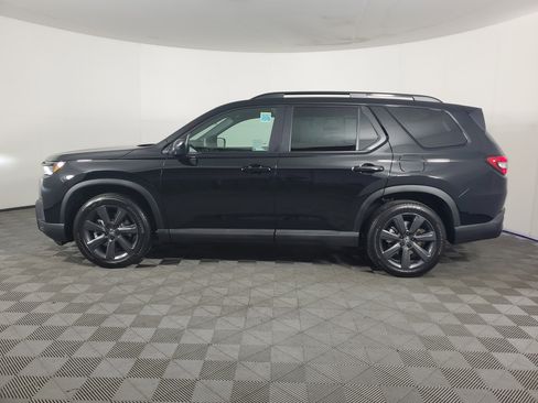 New 2026 Honda Pilot Sport image 7