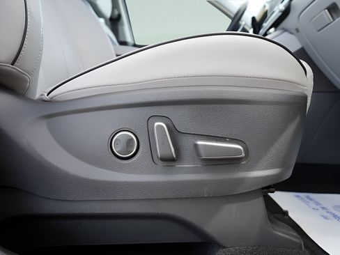 Certified 2025 Hyundai Palisade SEL FWD image 15