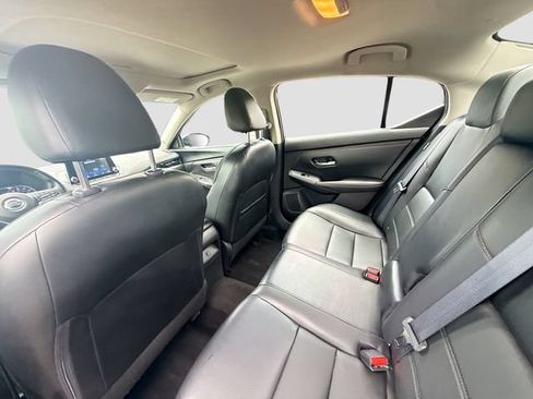 Used 2023 Nissan Sentra SR w/ SR Premium Package FWD image 23