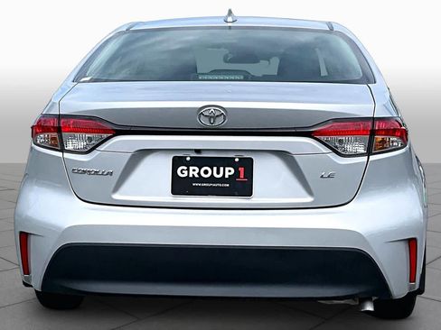Used 2025 Toyota Corolla LE w/ LE Premium Package FWD image 5