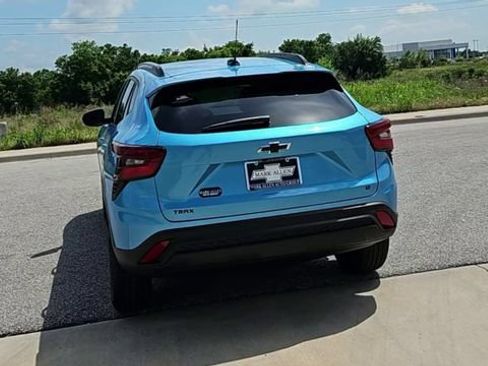New 2026 Chevrolet Trax LT w/ Driver Confidence Package FWD image 7