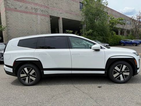 New 2026 Hyundai Ioniq 9 SEL image 9