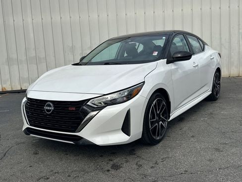 Used 2024 Nissan Sentra SR image 2