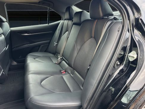 Used 2020 Toyota Camry XLE image 16