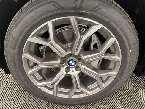Certified 2024 BMW X7 xDrive40i w/ Premium Package AWD/4WD image 10