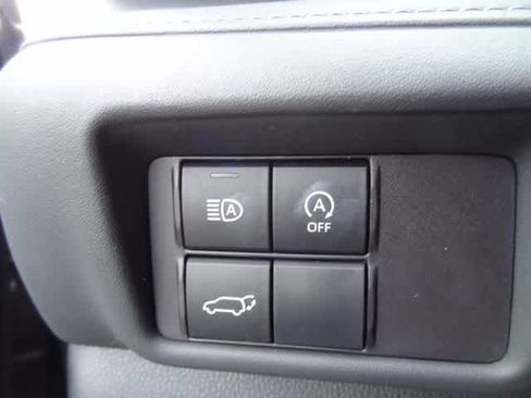 Used 2023 Toyota Highlander XLE FWD image 20