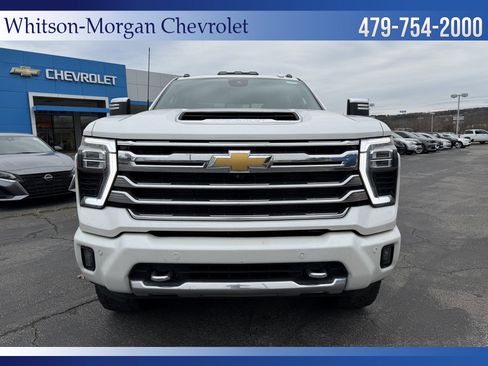 Used 2024 Chevrolet Silverado 2500 High Country w/ Technology Package image 2