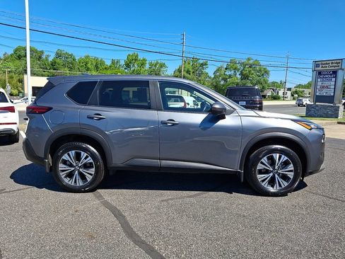 Used 2023 Nissan Rogue SV AWD/4WD image 10