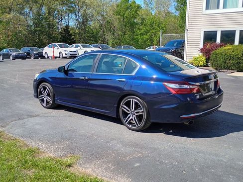 Used 2017 Honda Accord Sport image 3
