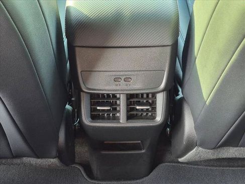Used 2025 Chevrolet Equinox LT w/ Convenience Package II FWD image 17