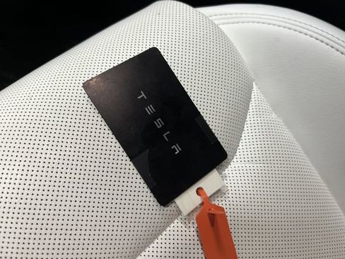 Used 2022 Tesla Model S image 22