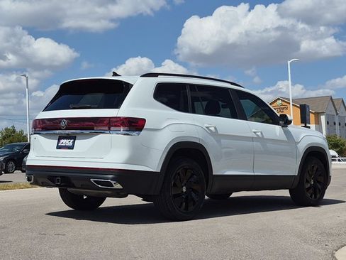 Used 2024 Volkswagen Atlas SE FWD image 5