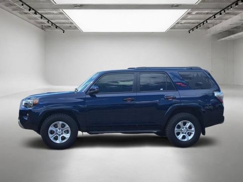 Used 2022 Toyota 4Runner TRD Off-Road Premium w/ Moonroof Package AWD/4WD image 3