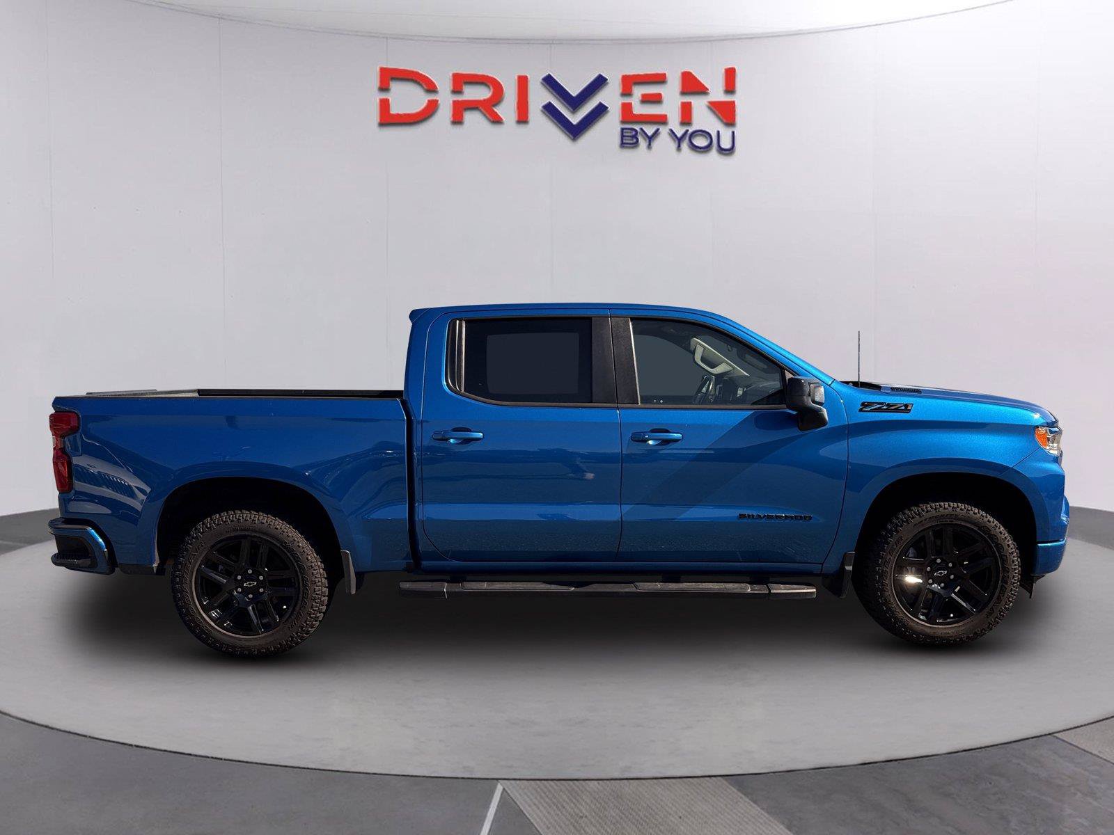 Used 2022 Chevrolet Silverado 1500 RST w/ Convenience Package II AWD/4WD image 2